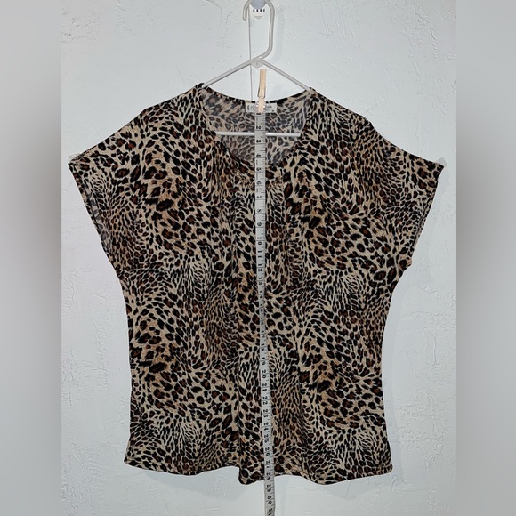 Jon & Anna Contemporary Top - Picture 3 of 11